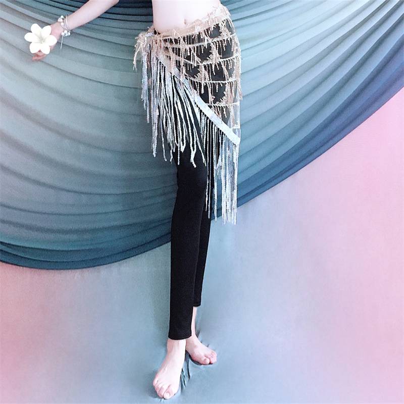 "Silver-colored turbans without straps."